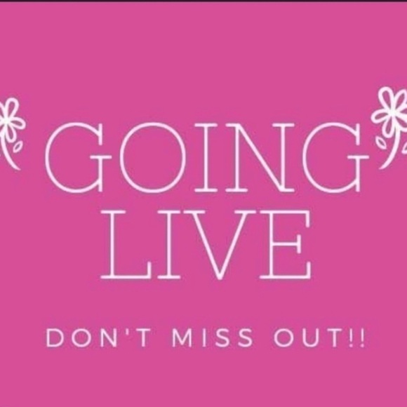 ❤️JOIN ME! I AM LIVE LISTING❤️ - Picture 5 of 6